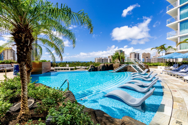 Ritz-Carlton Residences Waikiki Pool