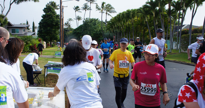 Supporting Honolulu Marathon Runners